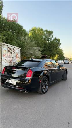 کرایسلەر 300